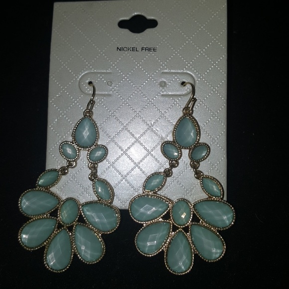 Chanderlier Earrings - Picture 3 of 4